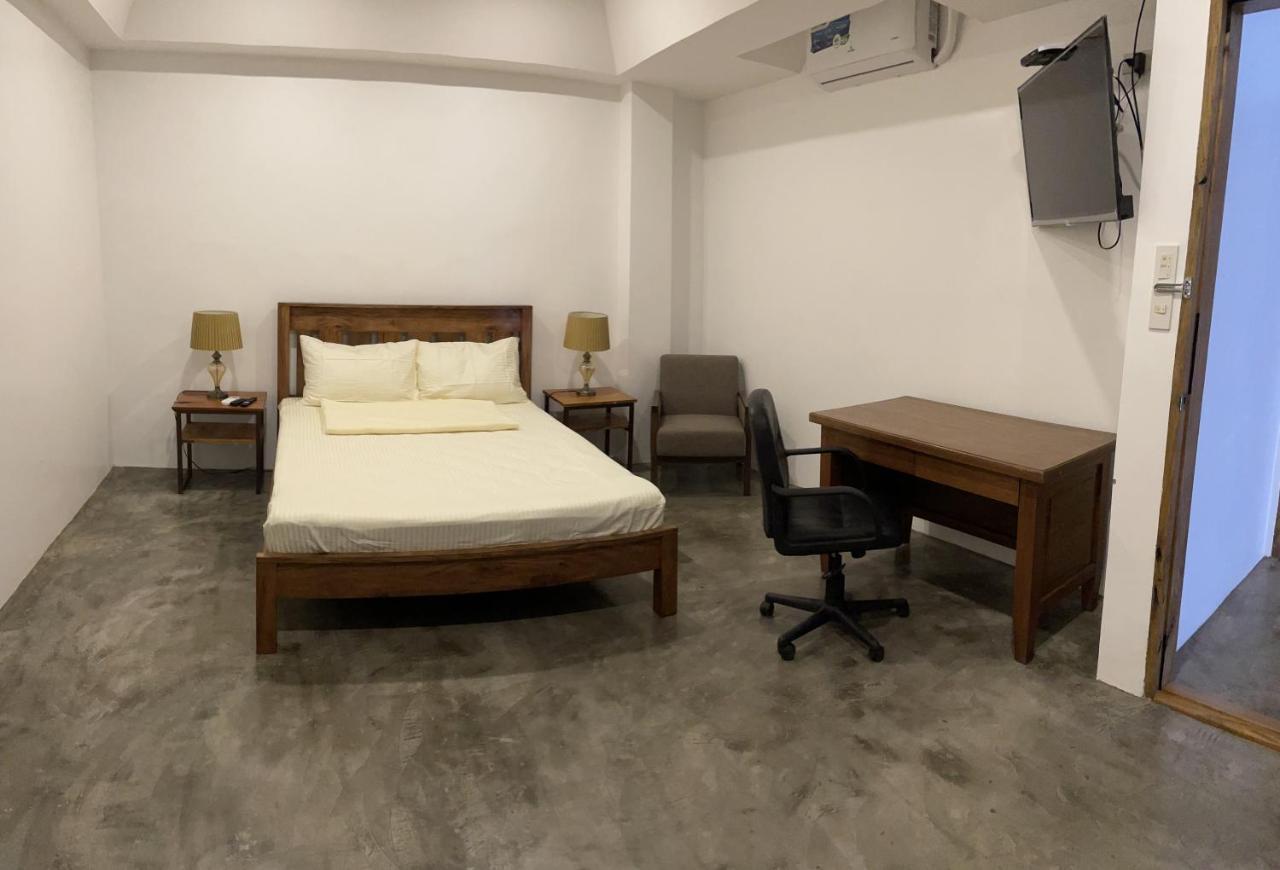 P&B Residences ليغاسبي المظهر الخارجي الصورة